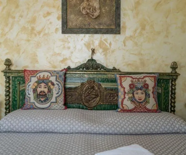 Πανσιόν Gaia Ταορμίνα