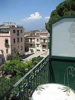 Gaia Πανσιόν Ταορμίνα